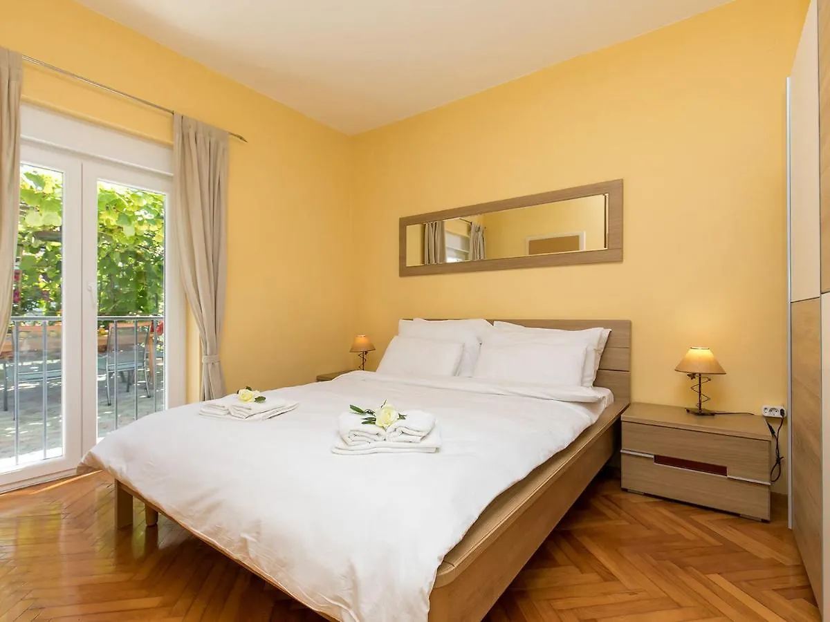 Apartment Loredana ポレッチ